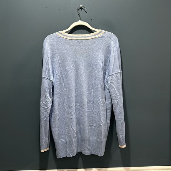 GAP • Preppy V-Neck Sweater • Powder Blue with White Collar • Large - Picture 3 of 3